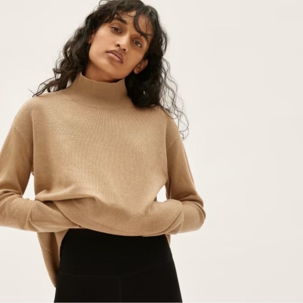Everlane Cashmere Square Turtleneck in Camel